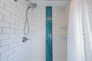 Hair dryer, towels, soap, toilet paper - Little Pearl- Classic OBX Cottage- Semi Oceanfront (Kill Devil Hills)