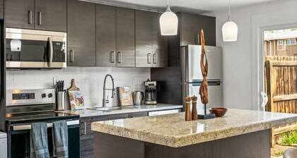 Prime Location ~ Walking Distance to Old Town Arvada - 2 bedrooms/3 beds/1 bath