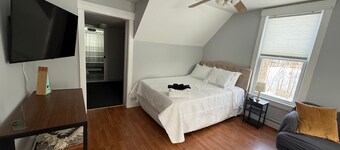 Littleton NH: Walk to Main Street Restaurants, Shops & Adventure All Year Long