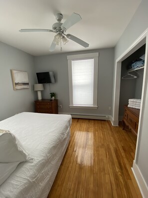 3 chambres, bureau, Wi-Fi gratuit, draps fournis