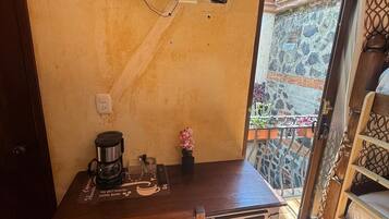 1 bedroom, iron/ironing board, travel cot, free WiFi