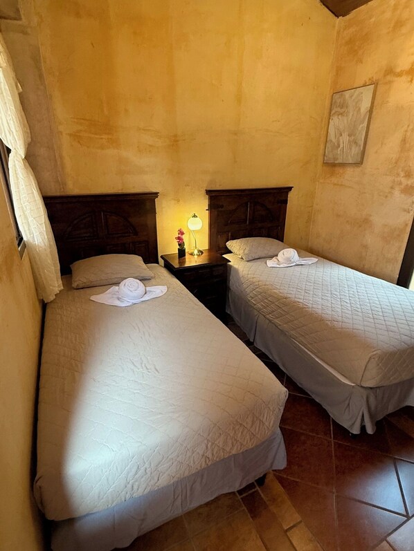 Strykjärn/strykbräda, resesäng, gratis wi-fi och sängkläder