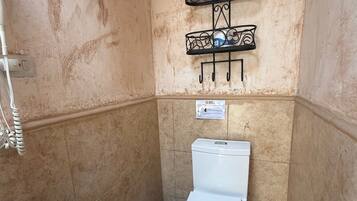 Douche, sĂšche-cheveux