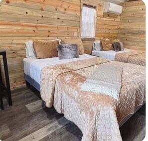 1 bedroom, travel cot, free WiFi, bed sheets - Cozy Sawyer Cabin- near beaches, hiking, Twilight (Forks)