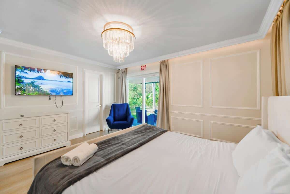 3 chambres, fer et planche à repasser, Wi-Fi, draps fournis