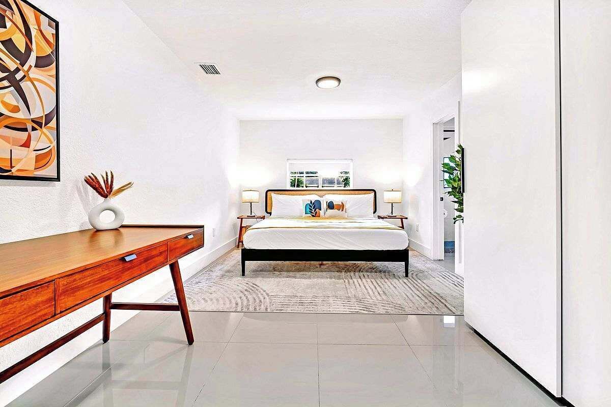 4 bedrooms, iron/ironing board, travel cot, WiFi