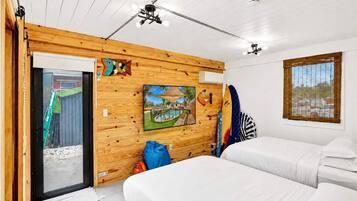 4 bedrooms, travel crib, WiFi, bed sheets