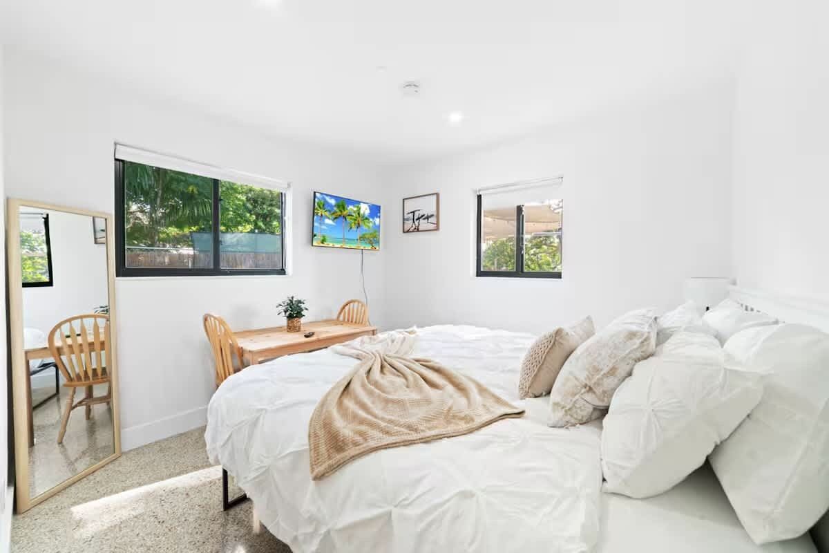 4 bedrooms, travel cot, WiFi, bed sheets