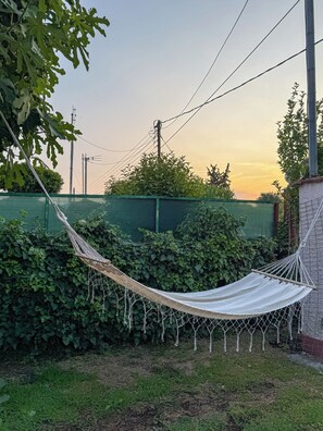 Property grounds - SereneHome 700m from the beach (Kallikrateia)
