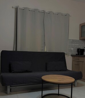 Living area - SereneHome 700m from the beach (Kallikrateia)