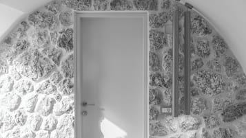 Double Room, Sea View | Iron/ironing board, free WiFi