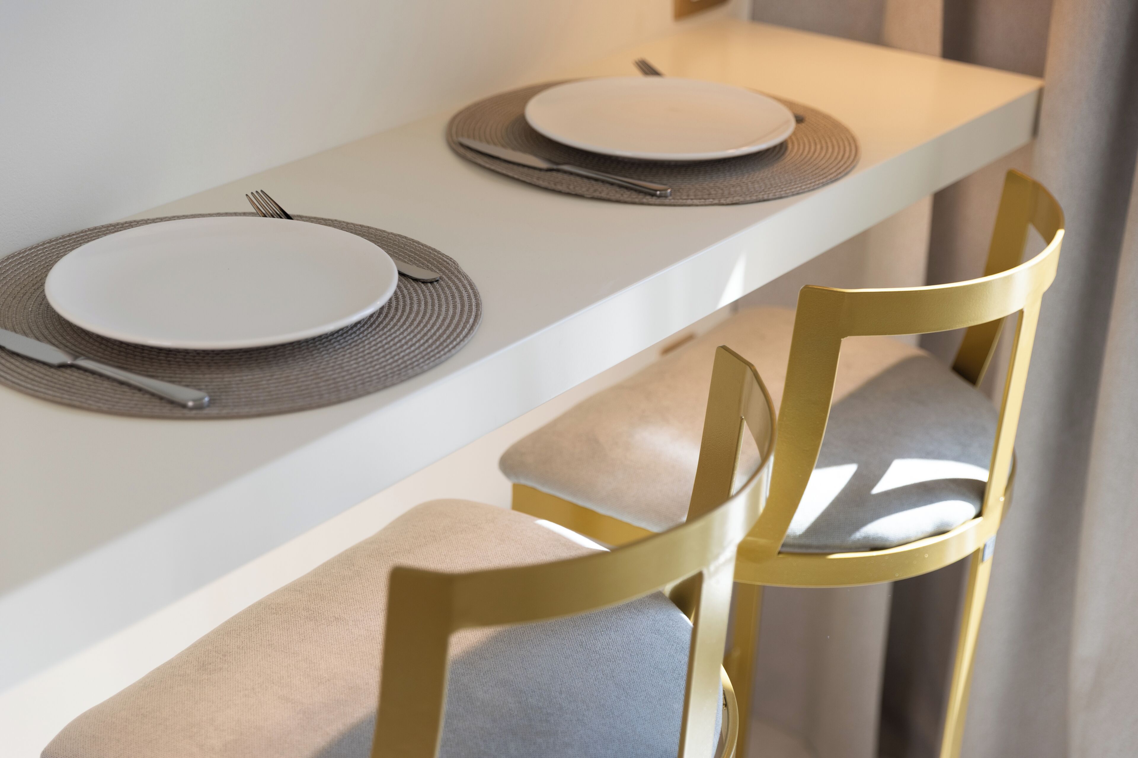 Suite, Pool View | Living area