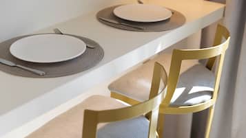 Suite, Pool View | Living area