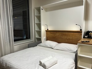 Bügeleisen/Bügelbrett, WLAN, Bettwäsche