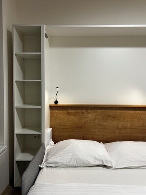 Bügeleisen/Bügelbrett, WLAN, Bettwäsche