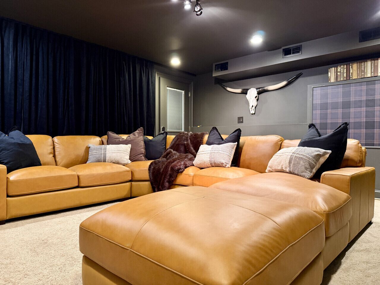 TV, fireplace, table football, stereo