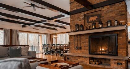 Unbeatable Location-Walk to Ski-HotTub-DogFriendly