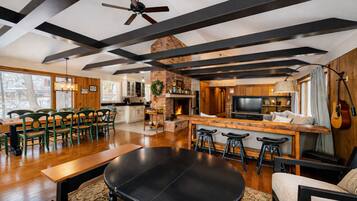 TV, fireplace, stereo