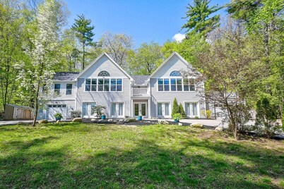 North Conway Gem | Hot Tub, Games & Fireplace