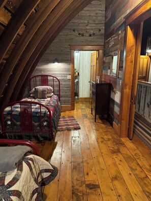 2 bedrooms, bed sheets