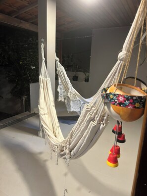 Interior - Entire house with a green veranda and tranquility. (São Paulo)