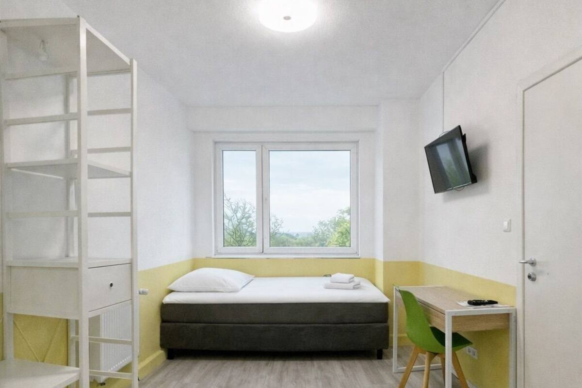 Basic Single Room, Garden View | Desk, blackout curtains, free WiFi