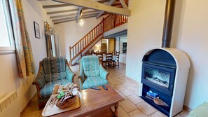 TV, fireplace - Le Nid des Hérons Your serene refuge in Bretignolles-sur-Mer (Bretignolles-sur-Mer)
