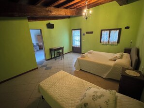 Free WiFi, bed sheets - Vrbo Property (Scansano)