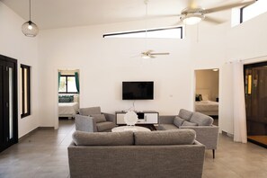 TV, fireplace - Bonita Extravaganza (Sosúa)