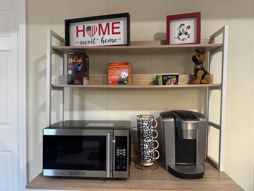 Cozy 2BR Urban Haven · Peaceful City Retreat