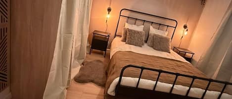 1 bedroom, iron/ironing board, WiFi, bed sheets