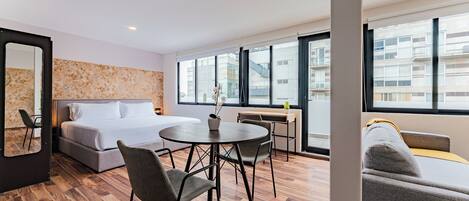 1 habitación, tabla de planchar con plancha, wifi y ropa de cama