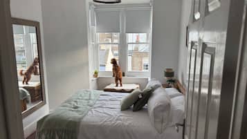 3 chambres, fer et planche à repasser, Wi-Fi, draps fournis