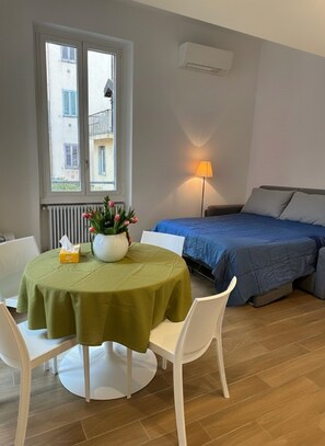 1 bedroom, iron/ironing board, free WiFi, bed sheets - Milan Corso Lodi Suite Home. Explore and enjoy Milan (Milano)