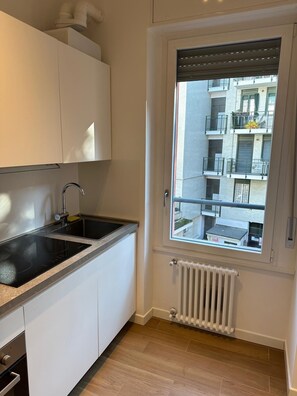 Réfrigérateur, four, plaque de cuisson, lave-vaisselle