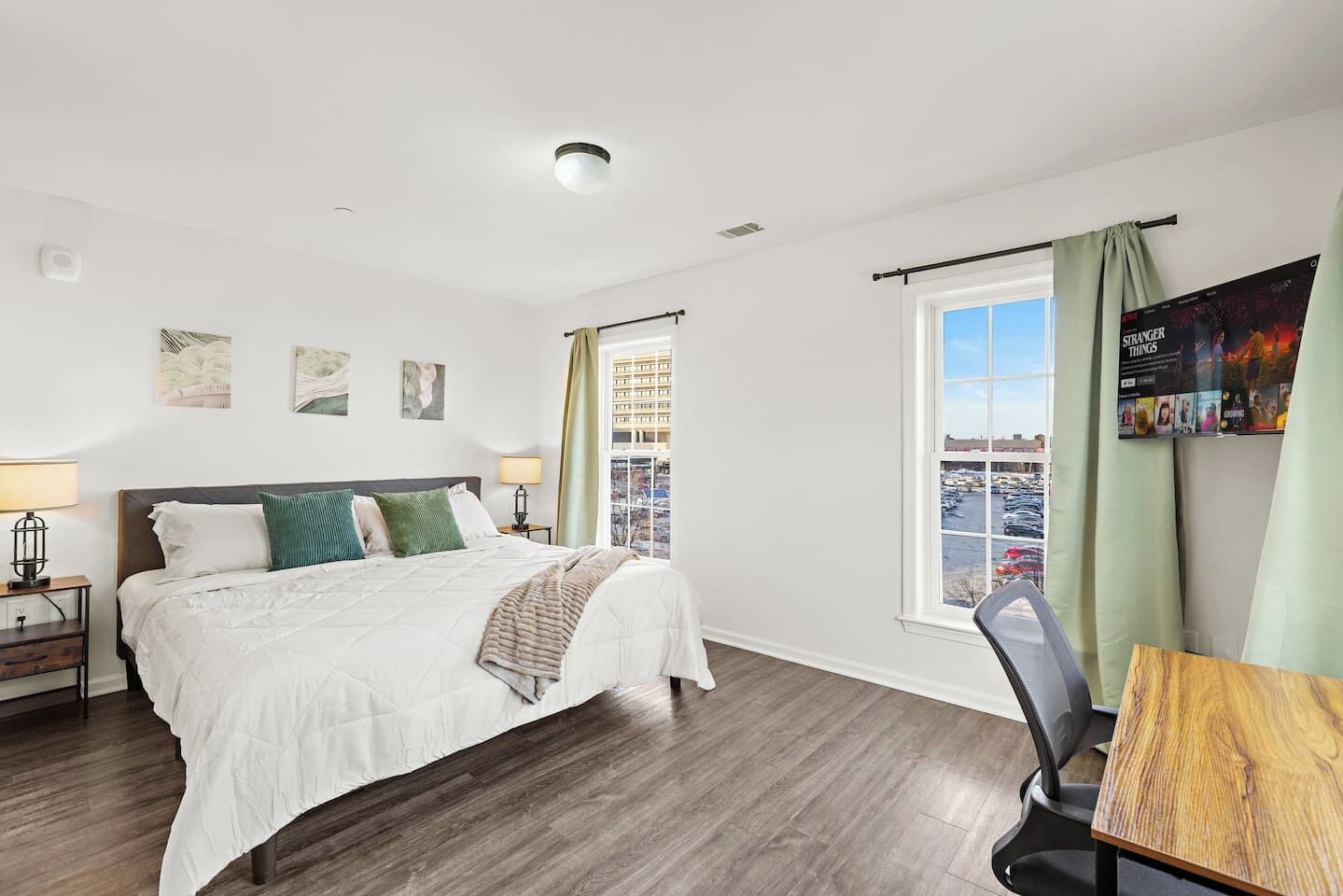 2 bedrooms, desk, iron/ironing board, travel crib