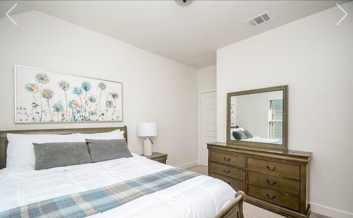 5 habitaciones, tabla de planchar con plancha y wifi gratis 