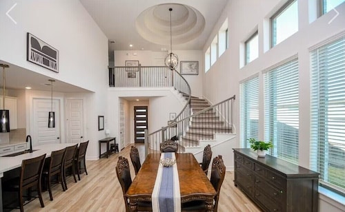 Awesome 5-bedroom house in west of Houston - Fulshear