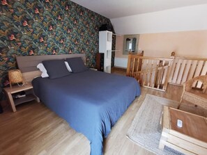 2 dormitorios, tabla de planchar con plancha, wifi y ropa de cama