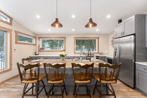 Microwave, oven, stovetop, dishwasher - The Pine Getaway on 60 Acres with Hot Tub (Pine)