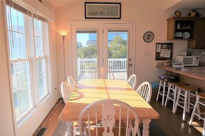 Dining - 5 Bedroom Quiet Neighborhood Short Walk to Beach (Ocean Isle Beach)