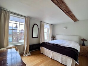 3 bedrooms, iron/ironing board, free WiFi, bed sheets - Georgian 3BR Family Home in Hampstead Village moments from The Heath (London)