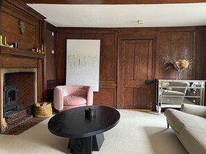 Fireplace - Georgian 3BR Family Home in Hampstead Village moments from The Heath (London)