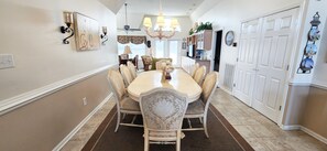 Dining - 5 Bedrooms Oceanfront Beach House for 10 (Ocean Isle Beach)