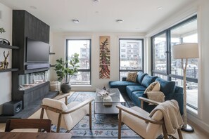 Kondominium Premium, pemandangan gunung | Area keluarga