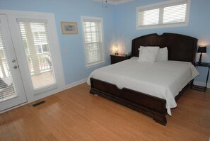 4 bedrooms, Internet, bed sheets - Turtle Time 4 Bedroom Community Pool (Ocean Isle Beach)