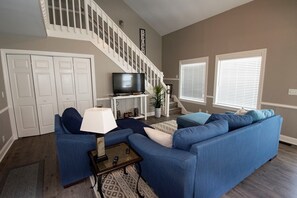 Smart TV - Dog friendly 4 bedroom house, walking distance to beach (Ocean Isle Beach)