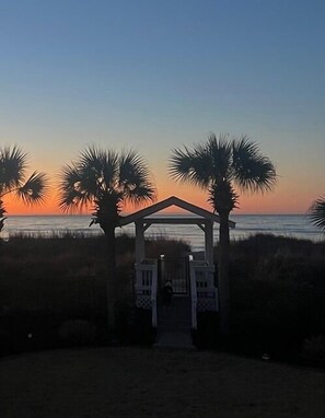 Property grounds - Sea Oats Oceanfront dog friendly 4 br home (Ocean Isle Beach)