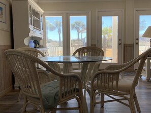 Dining - Sea Oats Oceanfront dog friendly 4 br home (Ocean Isle Beach)