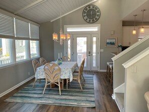 Dining - 5 Bedroom Island Park Home Close to Beach (Ocean Isle Beach)